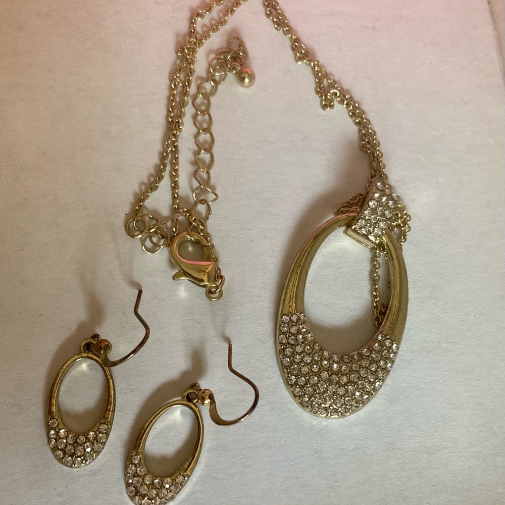 Elegant Gold and Rhinestone Jewelry Set